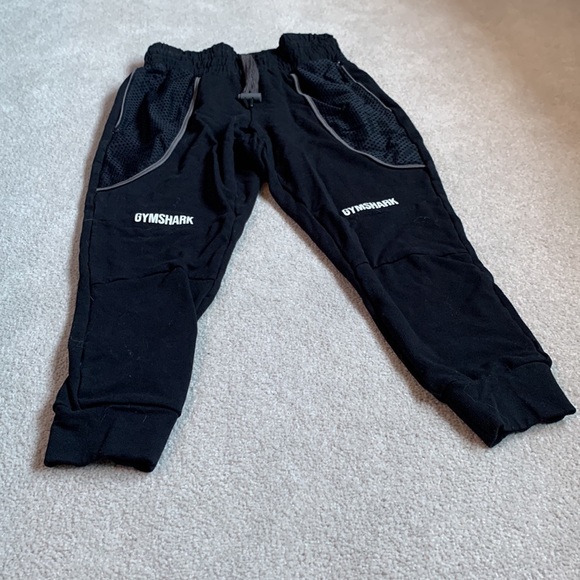 Gymshark Black leggings with Mesh accents. Super comfortable - Picture 3 of 4